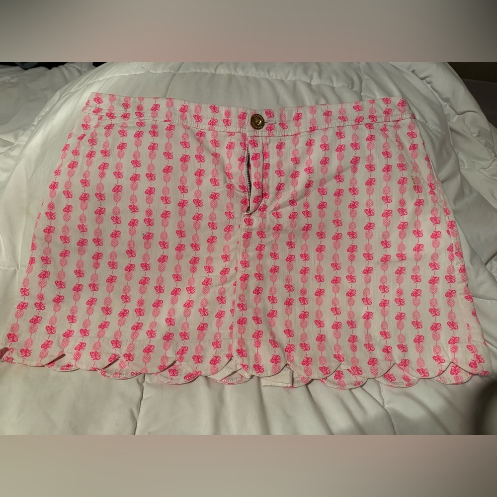 Lilly Pulitzer Skort with light and dark pink pineapples